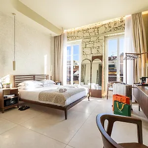  Hotel Naomi Francia